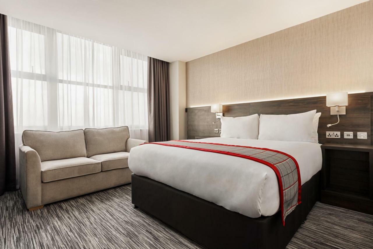 Ramada East Kilbride Hotell Exteriör bild