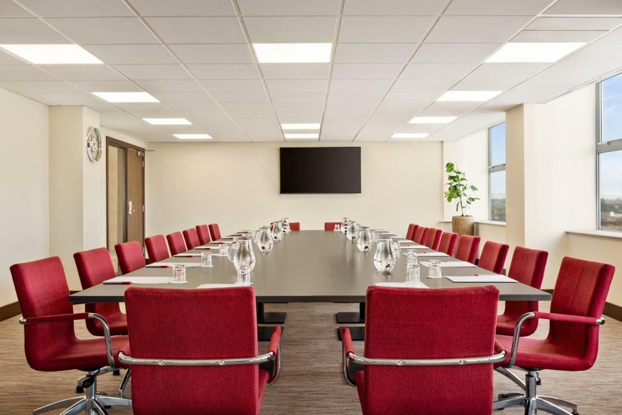 Ramada East Kilbride Hotell Exteriör bild