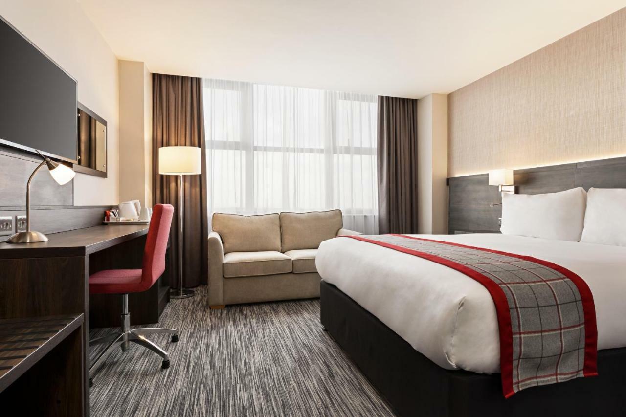 Ramada East Kilbride Hotell Exteriör bild