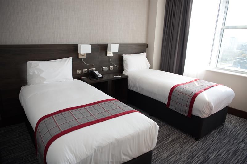 Ramada East Kilbride Hotell Exteriör bild